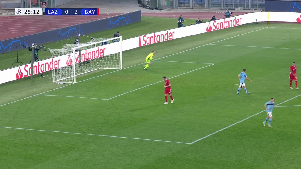 ¡TIRO ATAJADO! disparo por Sergej Milinkovic-Savic.