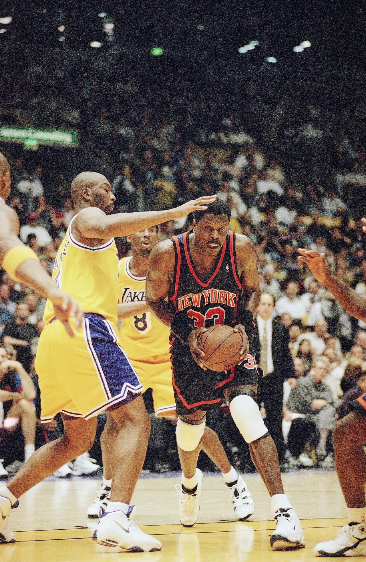 Tuvo participación en 71 partidos, 7.6 puntos promedio por partido, 1.3 asitenicas y jugó en los nueve encuentros de Los Lakers en los Playoffs.