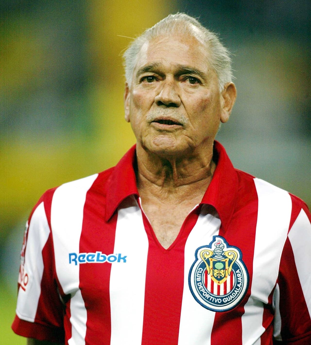 1. Salvador Reyes (Chivas) - 13 goles