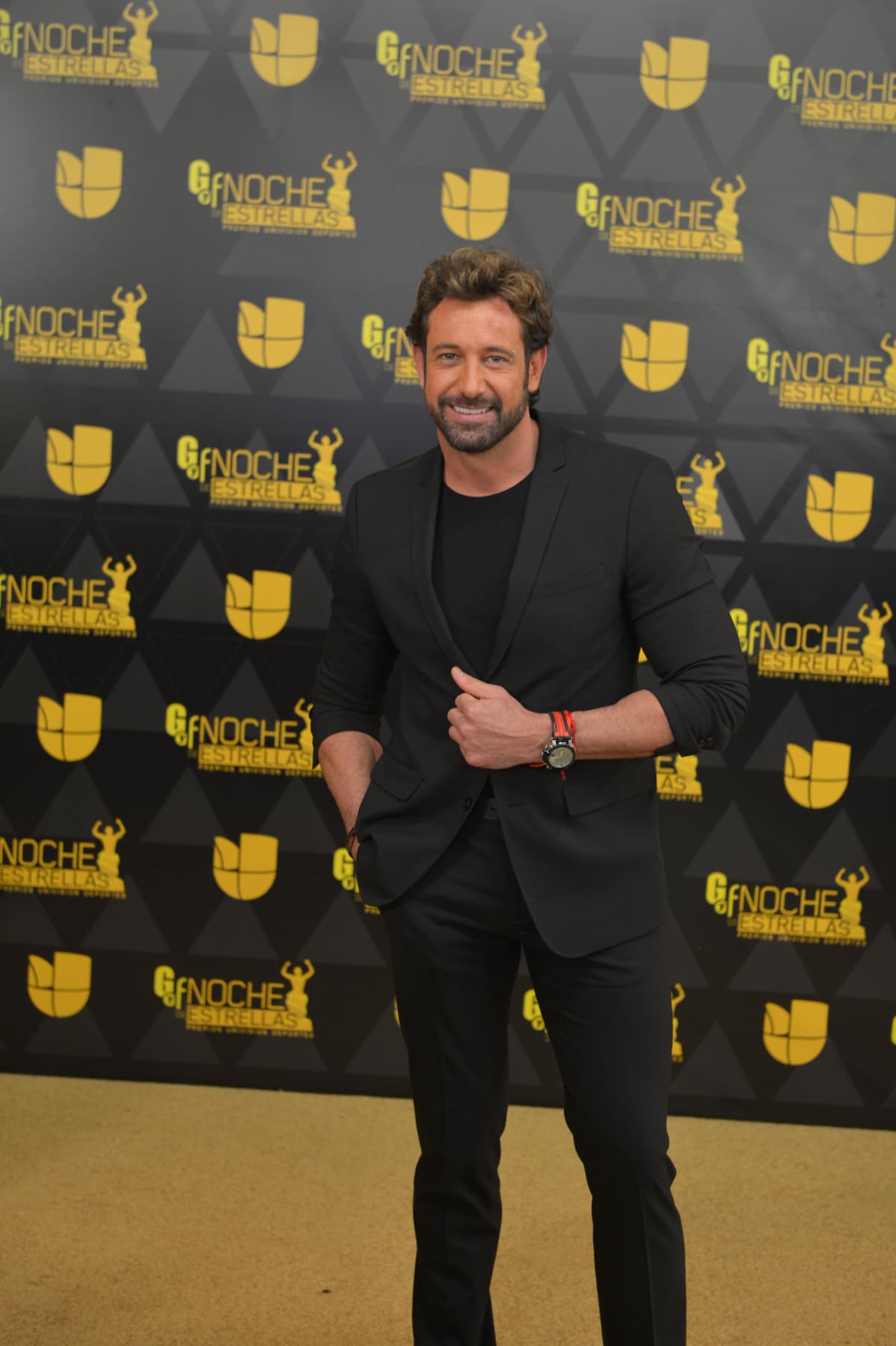 Gabriel Soto feliz de estar en la gala de los Premios Univision Deportes 2015.