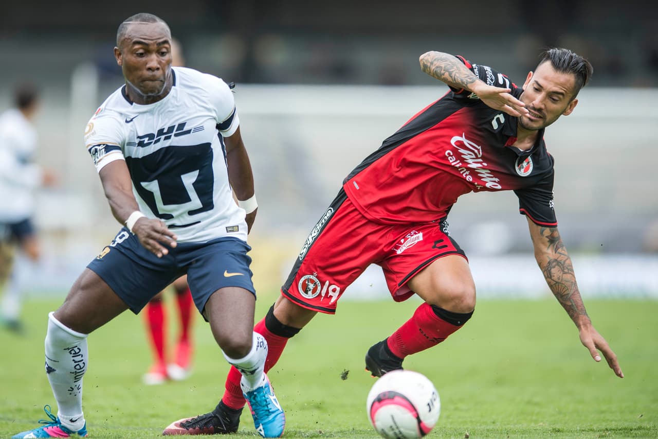 Pumas también tendrá un encuentro complicado cuando visiten al actual campeón del fútbol mexicano, las Chivas Rayadas de Guadalajara.