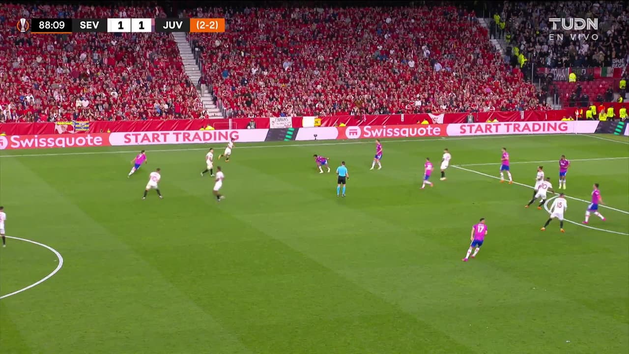 ¡TIRO ATAJADO! disparo por Bryan Gil.