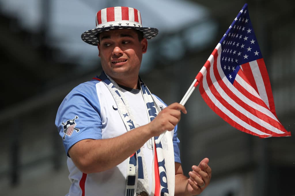 Los fanáticos en Rennes están listos para el juego de Octavos de Final del Mundial femenino entre Estados Unidos y España.