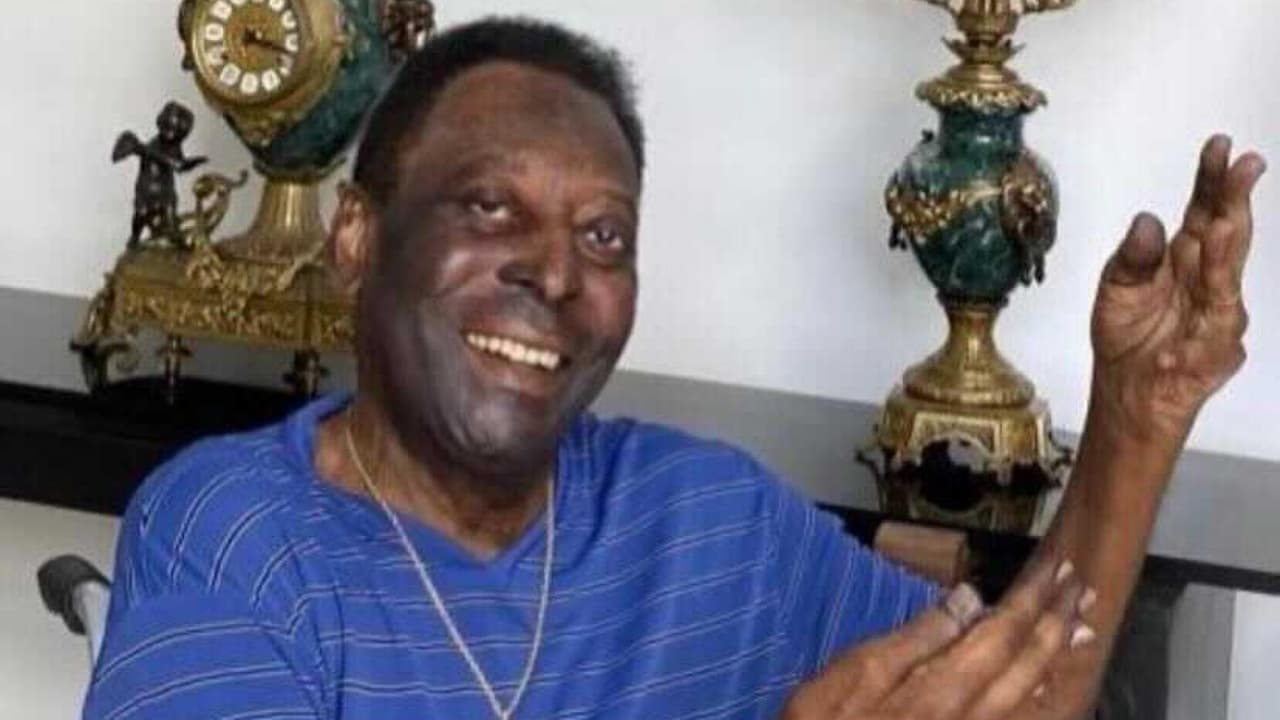 Pelé volvió a internarse en el hospital este domingo