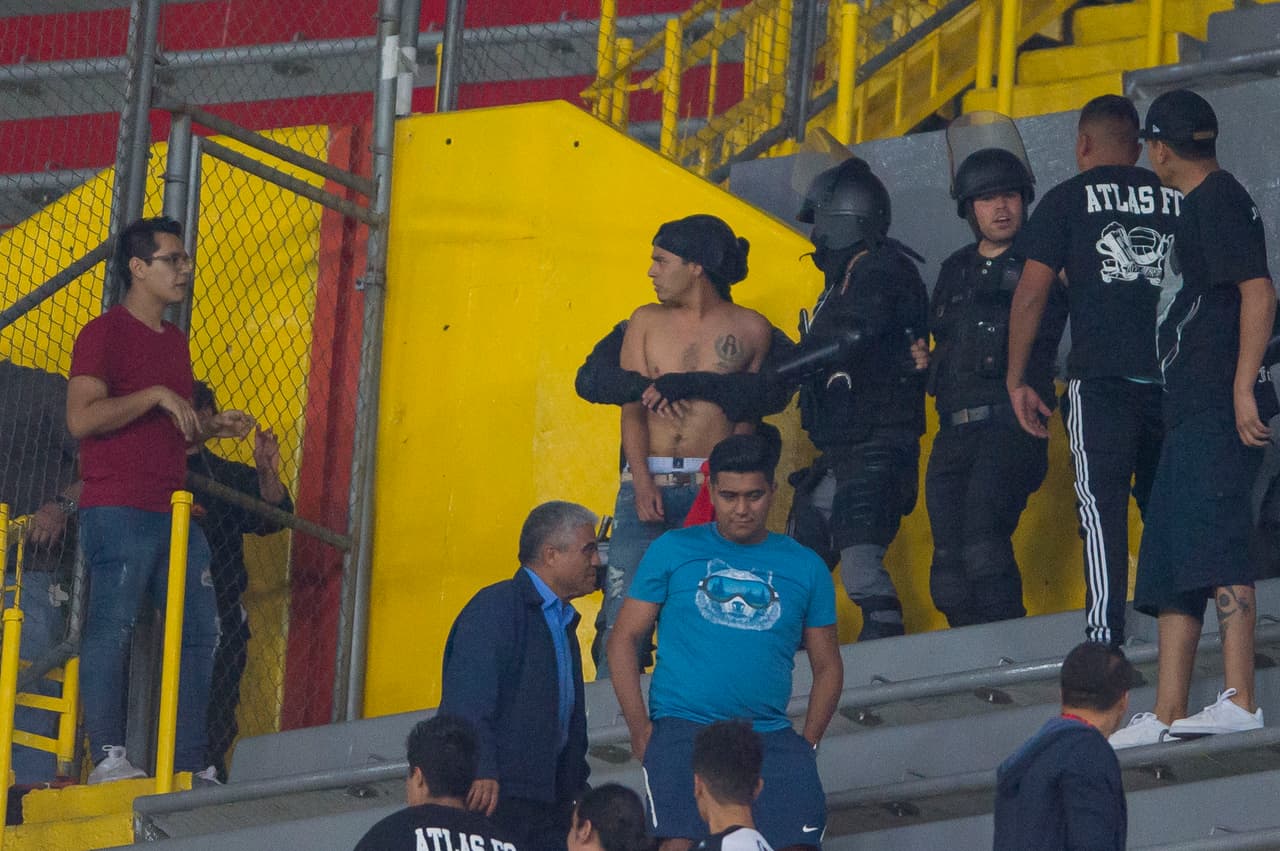 Las autoridades manejaron al final la situación de violencia que se enmarca en un momento en el que el fútbol quiere ser un instrumento de alegría.