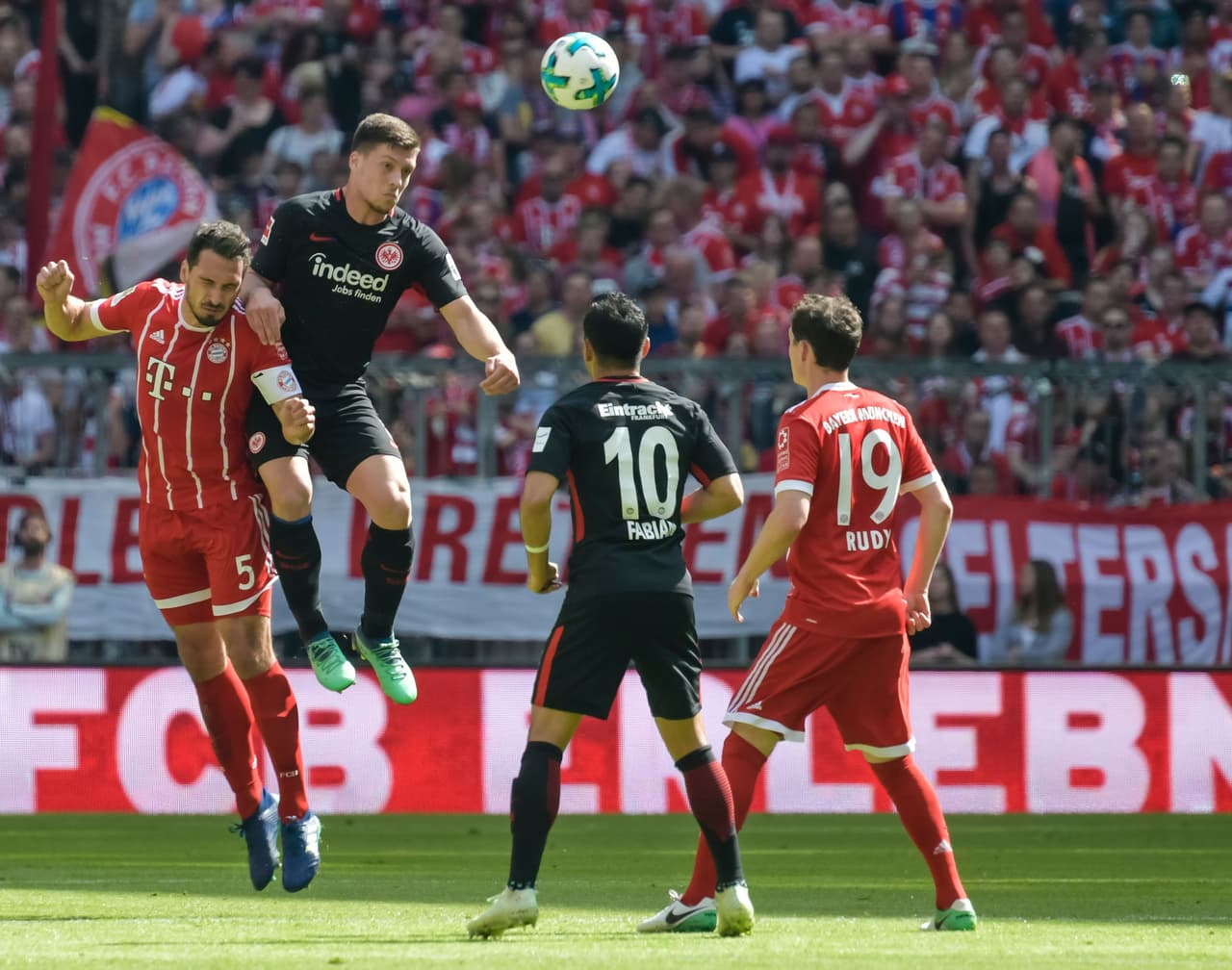 En el Frankfurt, por su parte, Marco Fabián jugaba su séptimo partido de la temporada y el tercero como titular.