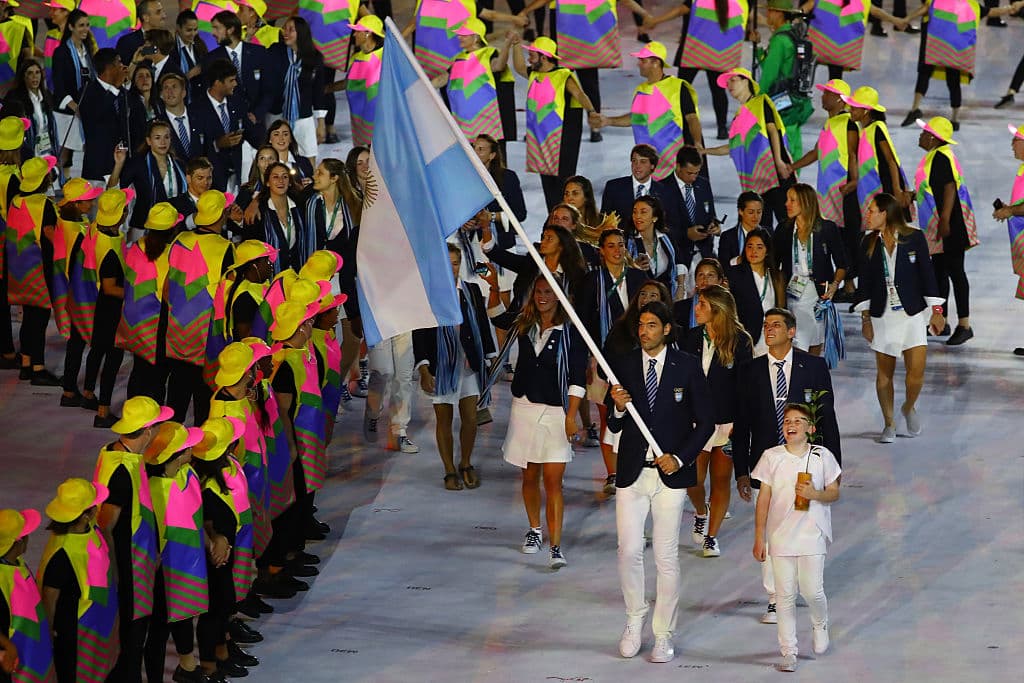 Pese a la rivalidad histórica con los brasileños, fueron aplaudidos en grande durante su paso por el desfile.