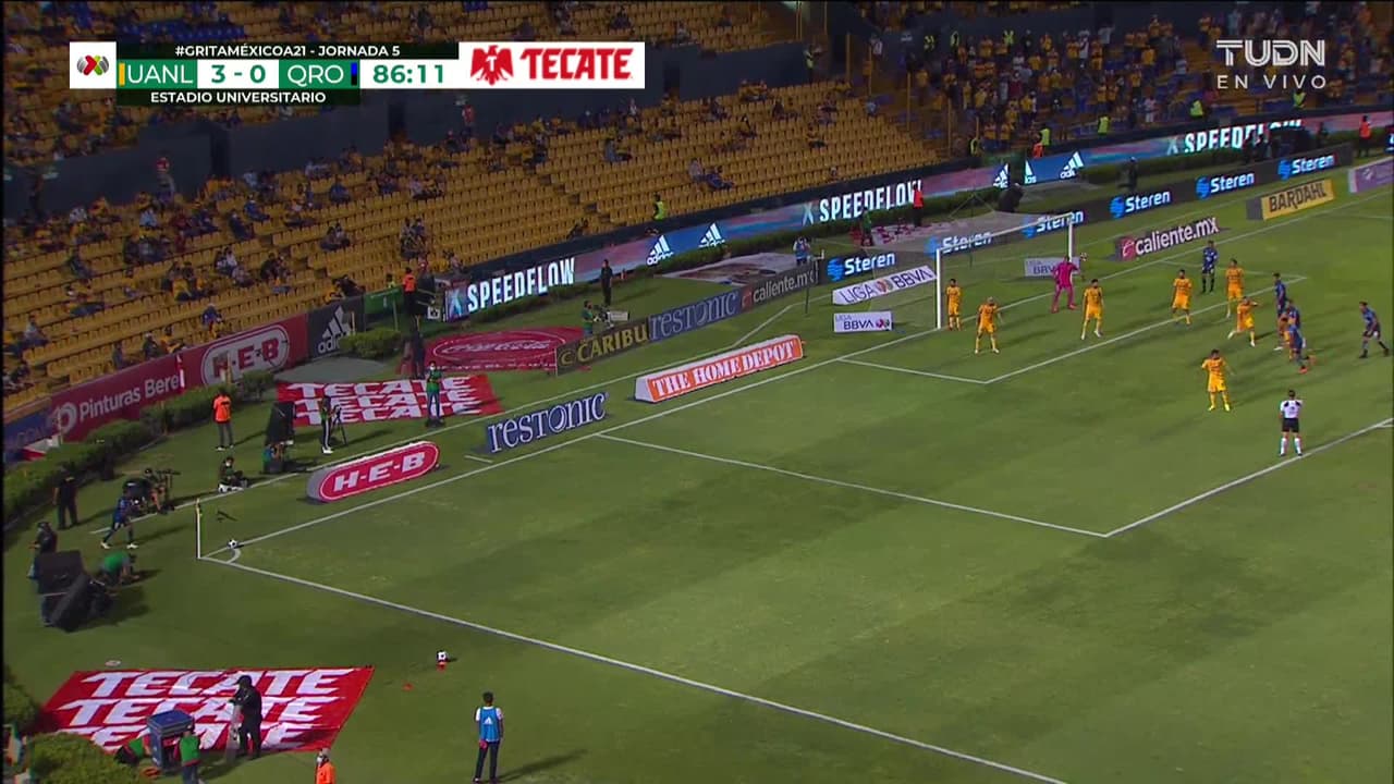 ¡TIRO ATAJADO! disparo por Kevin Ramírez.