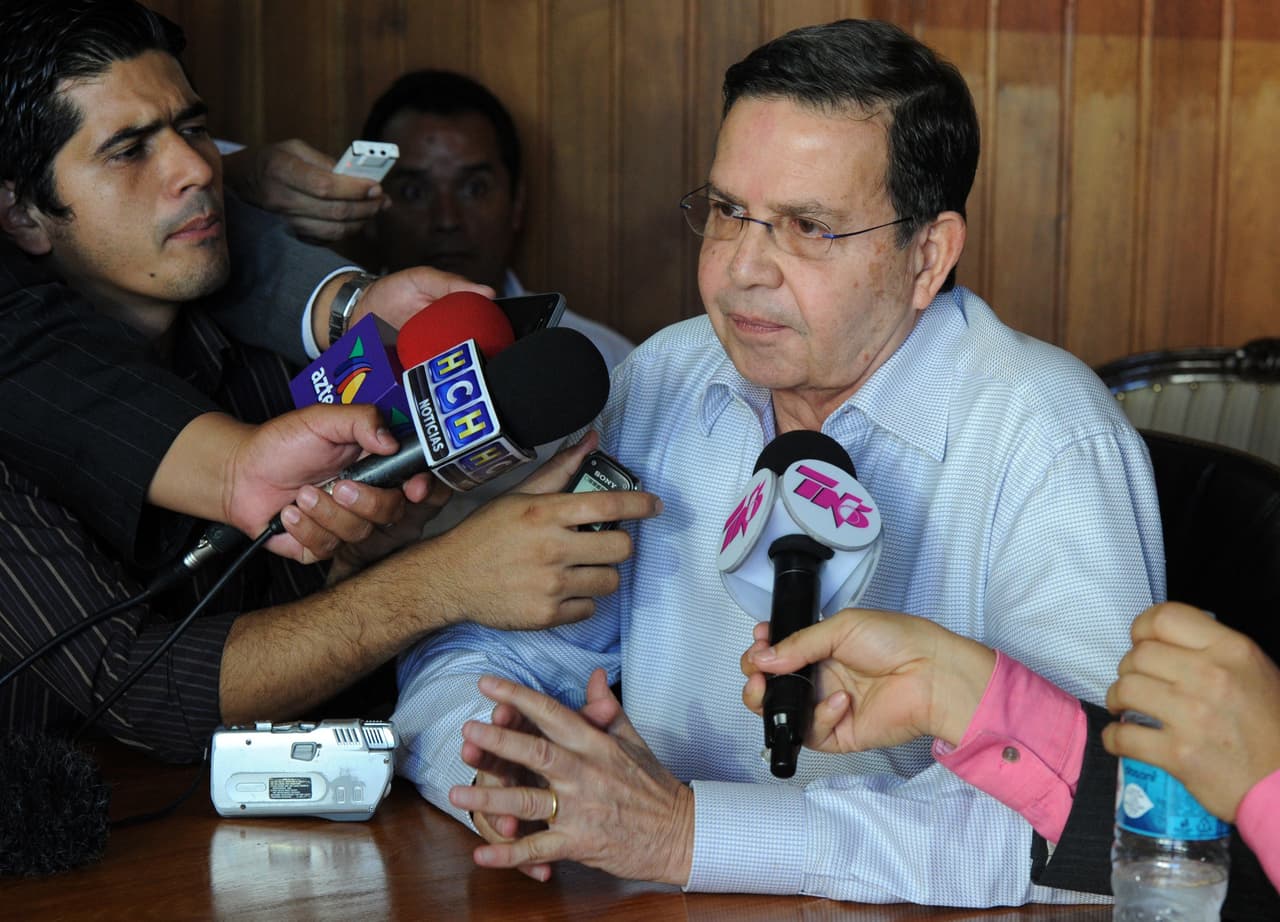 Expresidente hondureño Callejas se declara no culpable en caso FIFA y es detenido en EEUU