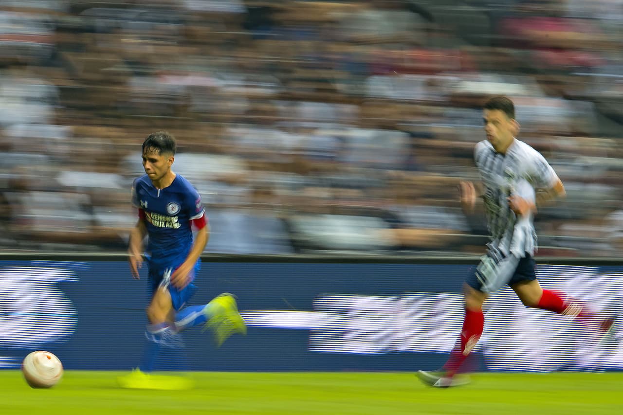 Los minutos se les iban como agua entre los dedos a los regiomontanos. Pero para los Celestes el tiempo se hacía eterno, los minutos pasmosos. Pero el final del cotejo se estaba acercando.