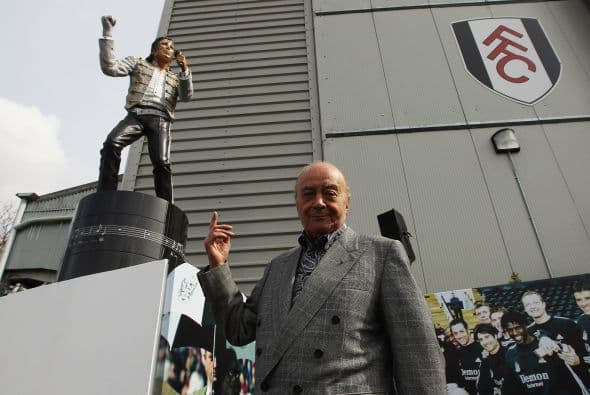 Los 'Cottagers' develaron una estatua con la figura de 'MJ' por iniciativa de su propietario, el egipcio Mohamed Al Fayed.