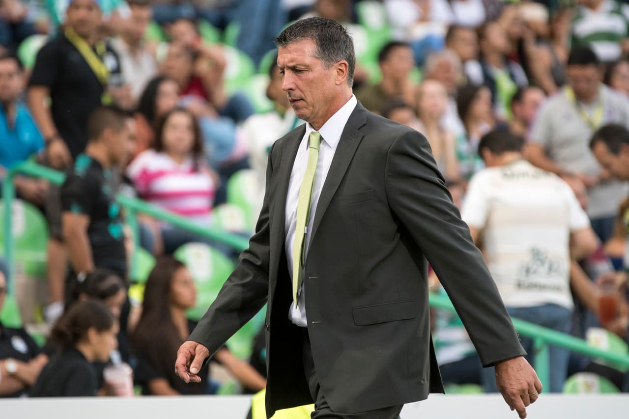 Ni siquiera la llegada como nuevo técnico de Robert Siboldi ha servido para encaminar al equipo que está en el puesto 15.