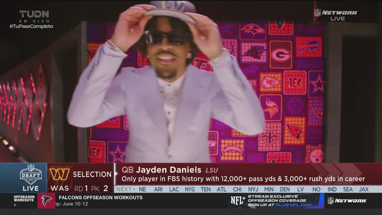 ¡Washington recluta al quarterback Jayden Daniels!