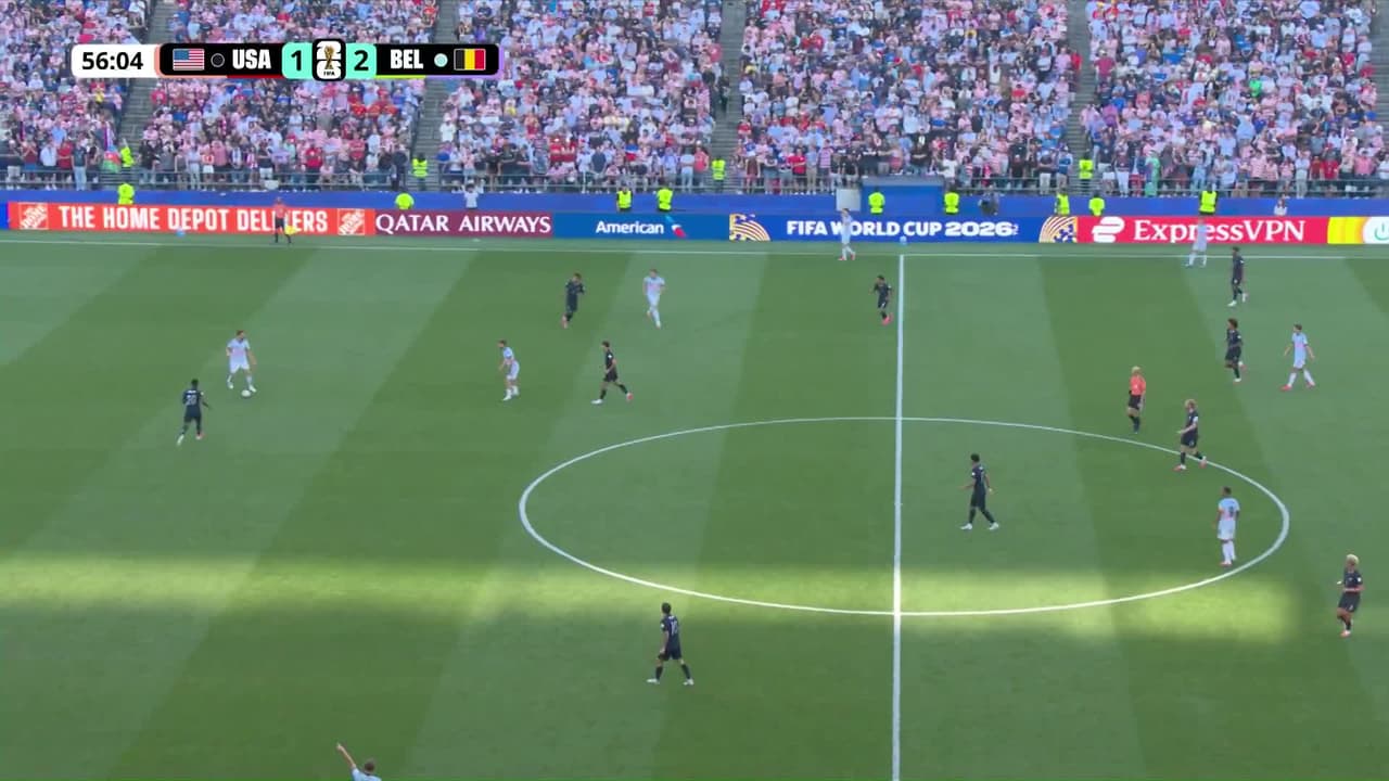 ¡GOL!  anota para Bélgica. Hans Vanaken