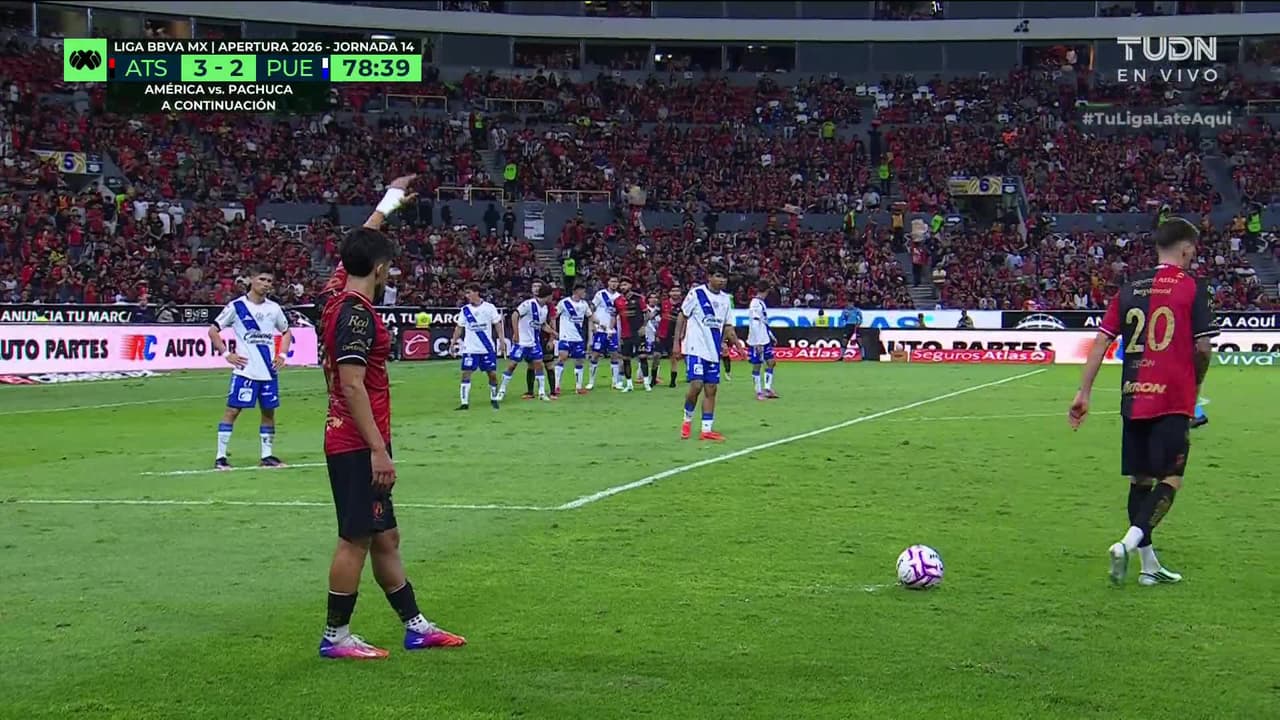¡GOL!  anota para Atlas. José Martín