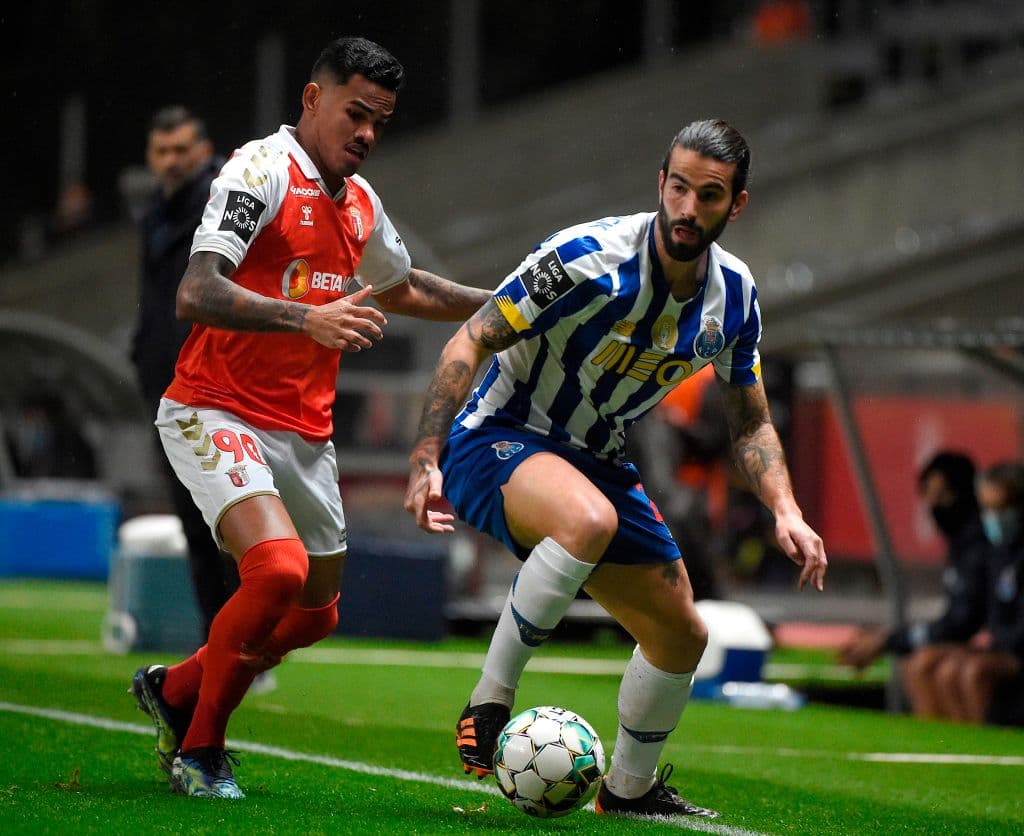 Hasta el minuto 86, Porto controlaba el partido con un marcador de 0-2 a favor, pero los jugadores del Sporting Braga no bajaron los brazos y con goles de Fransérgio (87') y Nicolás Gaitán (90+4'), Sporting Braga consigue un milagroso empate y dividen los puntos.