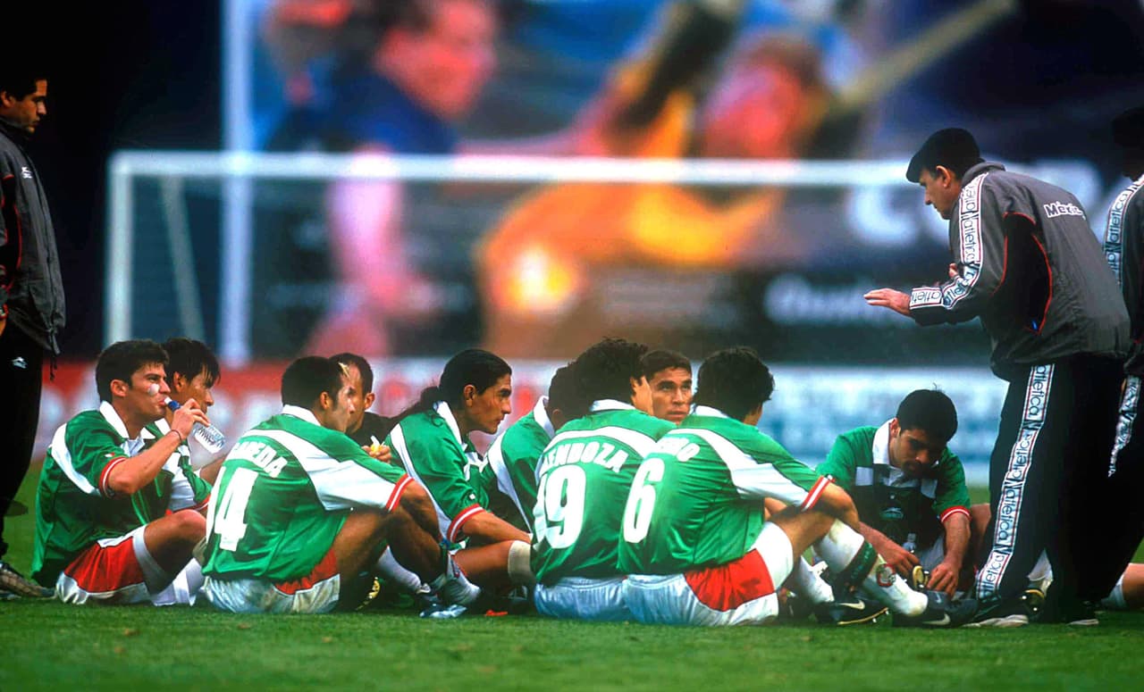 El ánimo de los mexicanos con miras al tiempo extra no fue el mejor tras la sorpresiva igualdad: el técnico Manuel Lapuente no supo cómo revertir eso.