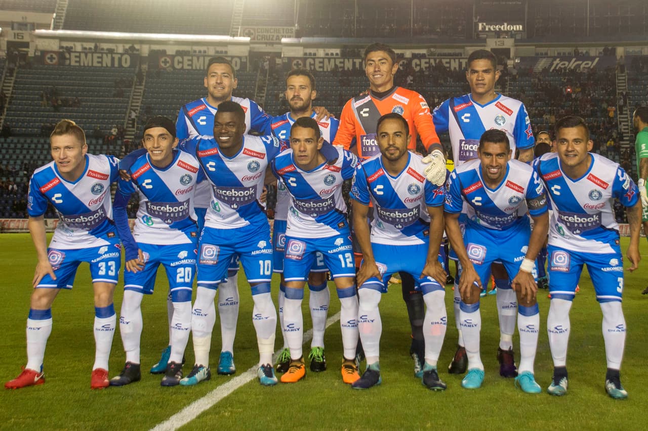 Mientars que el Puebla lo hizo con: Rodríguez, Gutiérrez, Rojas, Santamaría, Araujo, Micolta, Fernández, Guerrero, Torres, Carreño y Chumacero.