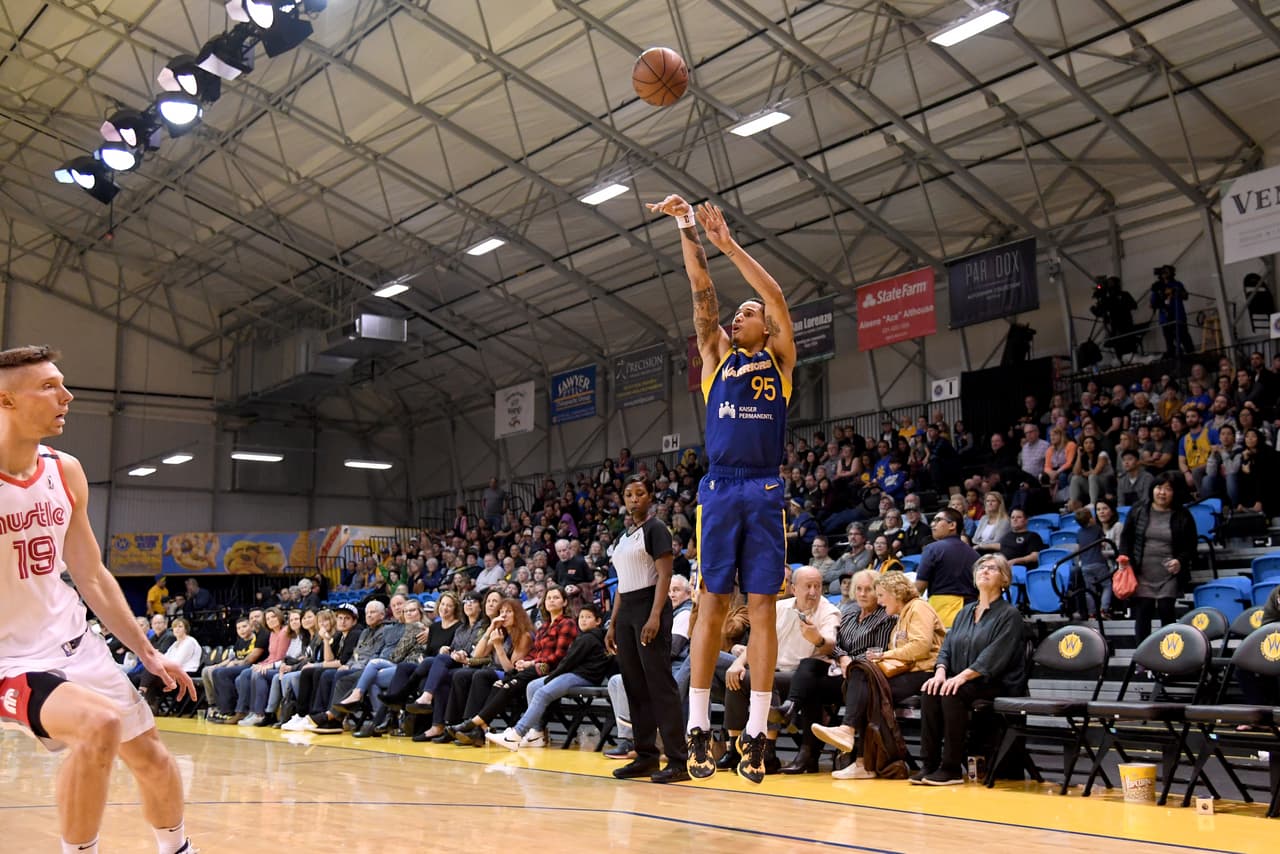 Es importante mencionar que podría debutar ante Los Angeles Lakers, equipo con el cual soñó jugar en alguna ocasión.