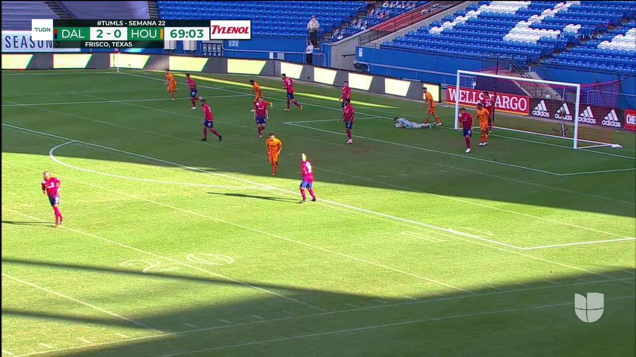 ¡TIRO ATAJADO! disparo por Víctor Cabrera.