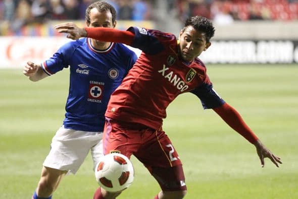 El segundo partido fue de visita a Cruz Azul.La "Máquina Cementera" se impuso 5-4 con tres goles de Orozco. En el Rio Tinto la victoria fue 3-1 para el local.