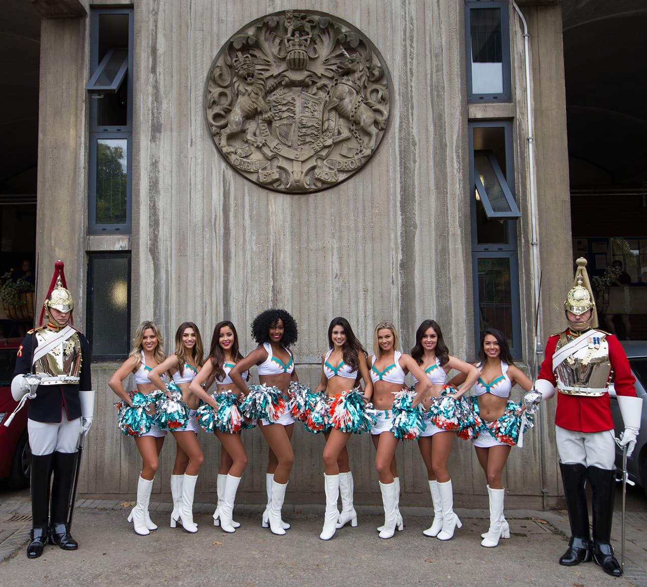 Las cheerleaders de Miami también acudieron al Hyde Park Barracks el miércoles 27 de septiembre.