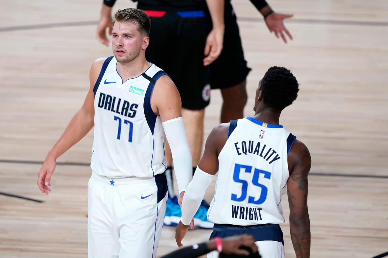 Los Mavericks reaccionan y vences a los Clippers con un marcador de 127-114.