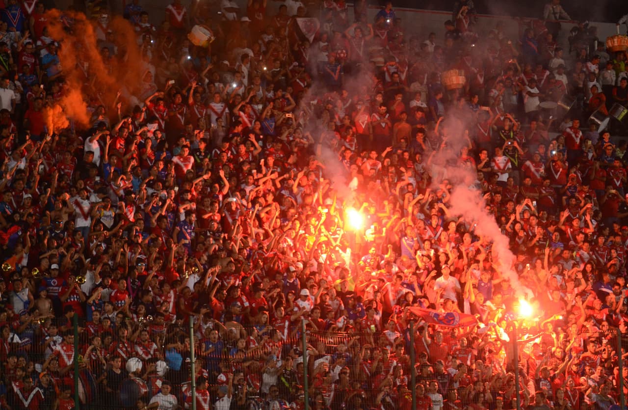 La afición jarocha se dio cita en el Luis 'Pirata' de la Fuente para alentar a su equipo en su lucha por el no descenso.