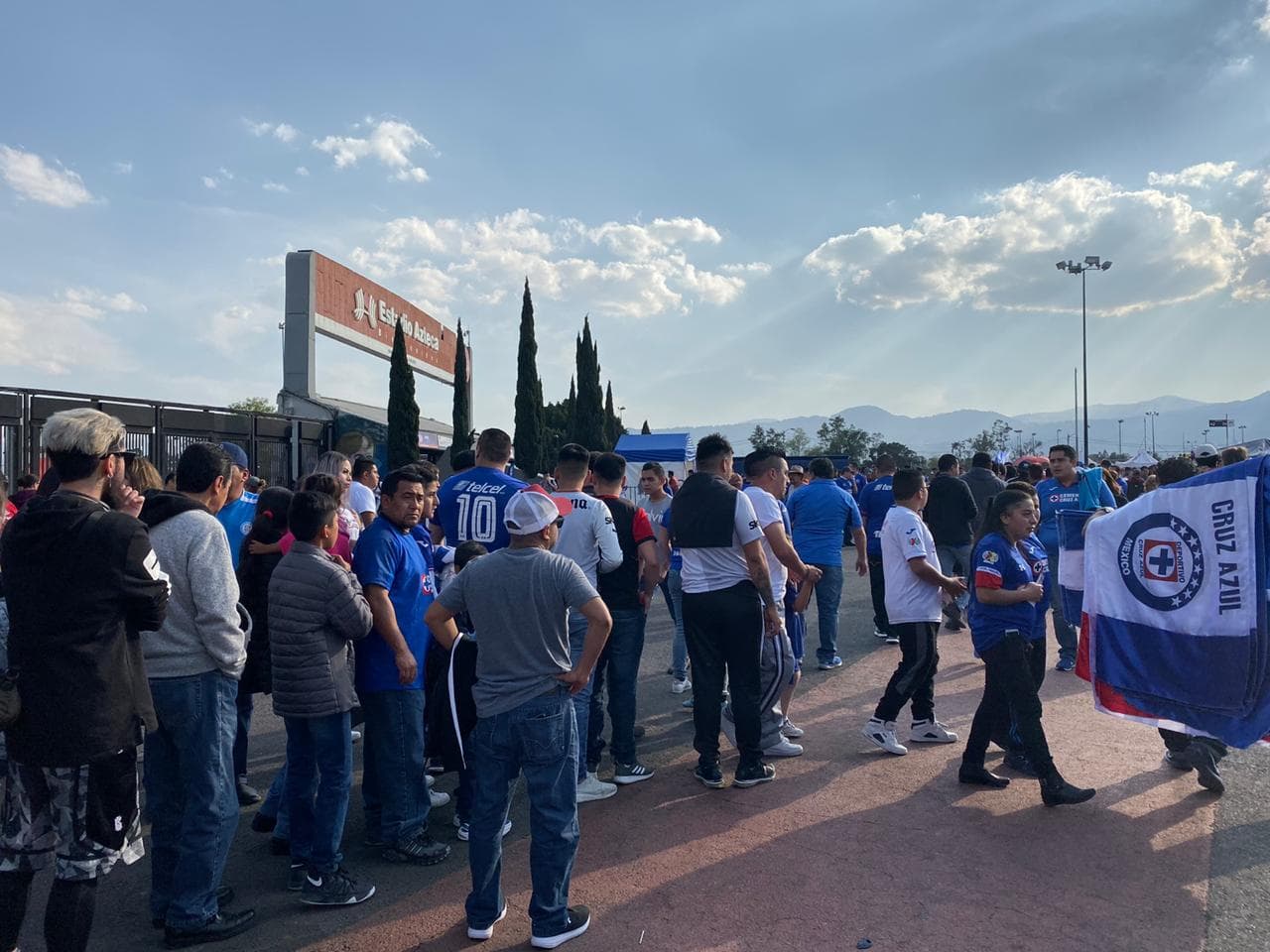 El color del partido entre la Máquina de Cruz Azul y los Rojinegros del Atlas.