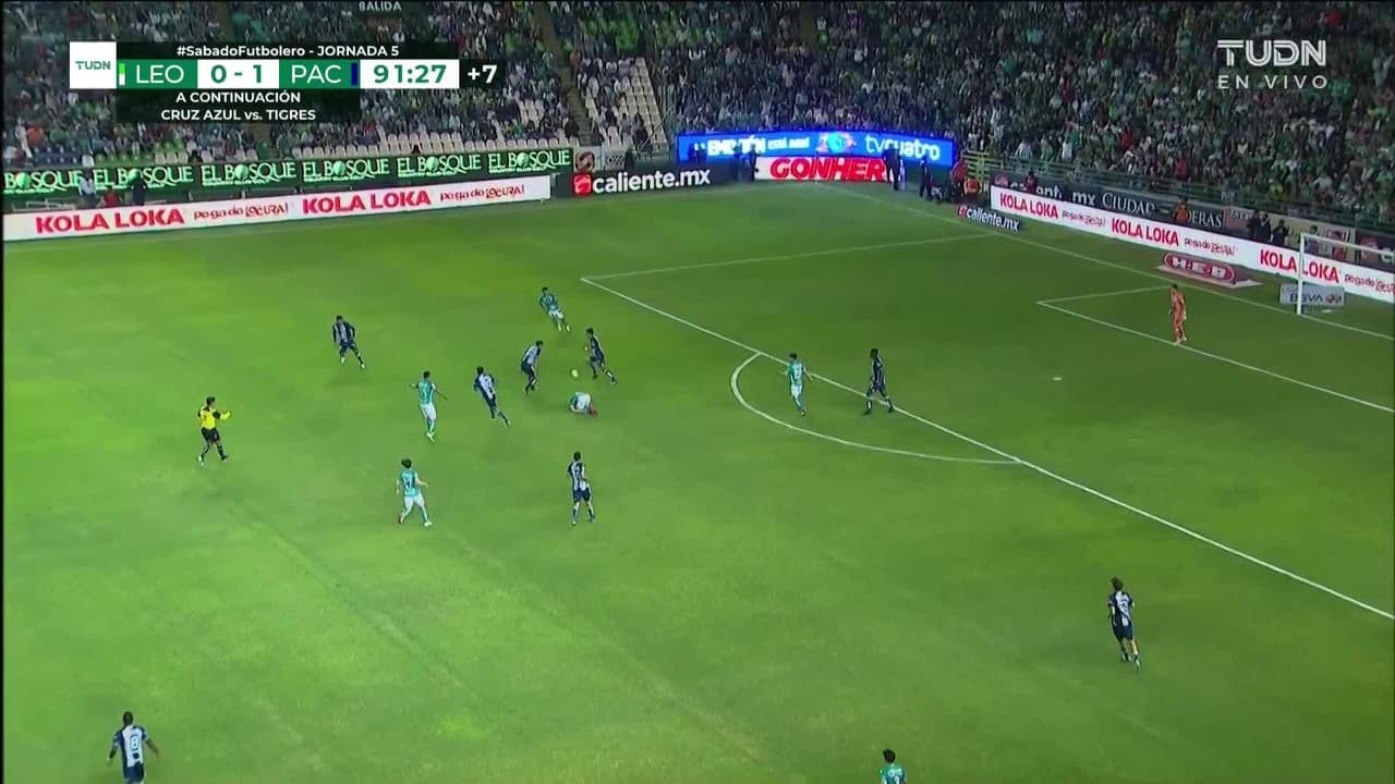 ¡TIRO ATAJADO! disparo por Víctor Dávila.