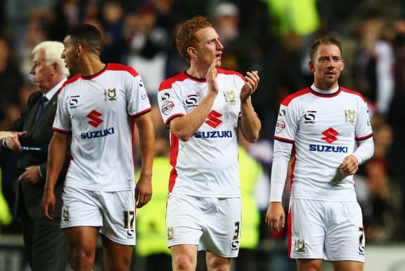 El conjunto del Dons ampliaba su ventaja contra un Manchester United que cada vez se veía más desorganizado e inoperante.