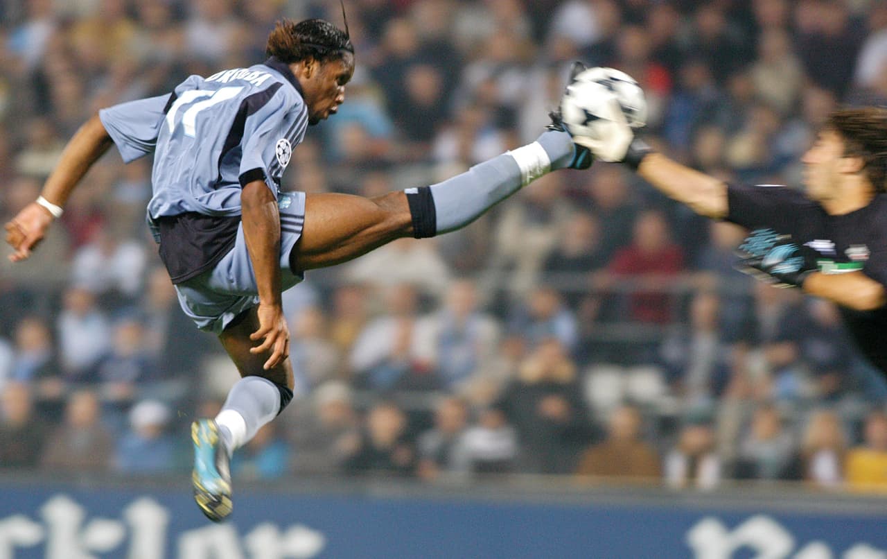 Todo comenzó en el Levallois S.C. de Costa de Marfil, desde donde dio el salto al fútbol francés para jugar con Le Mans F.C. y el E.A. Guingamp de 1996 a 2003.