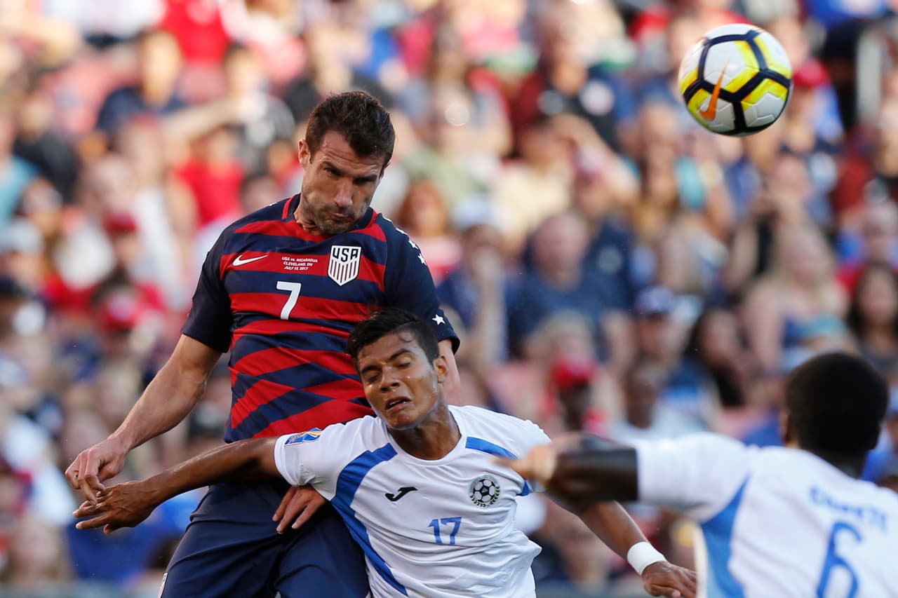 La tónica del partido se mantuvo y eran los franjeados los que dominaban el juego.