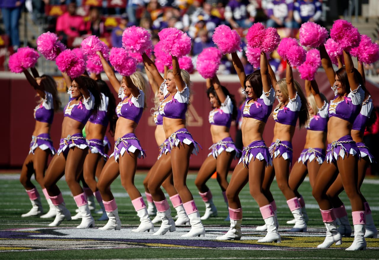 De los ocho equipos de la NFL en la Ronda de Comodines, Bengals, Texans, Chiefs, Vikings, Redskins y Seahawks tienen porristas y NFL.com/Español te regala un collage con las mejores imágenes de todas ellas. ¡Disfrútalo!