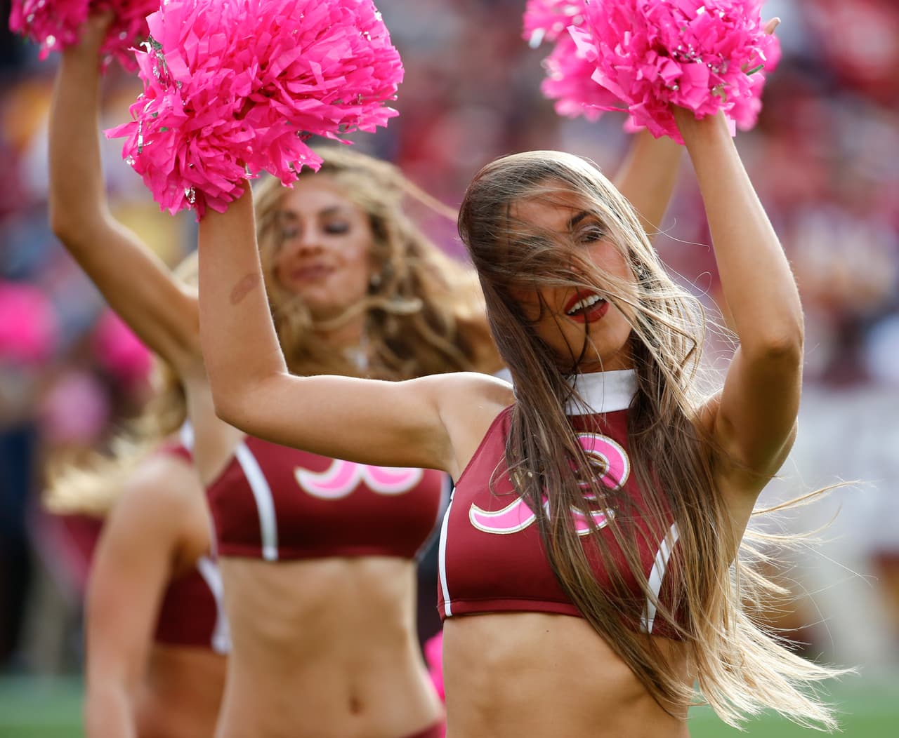 De los ocho equipos de la NFL en la Ronda de Comodines, Bengals, Texans, Chiefs, Vikings, Redskins y Seahawks tienen porristas y NFL.com/Español te regala un collage con las mejores imágenes de todas ellas. ¡Disfrútalo!