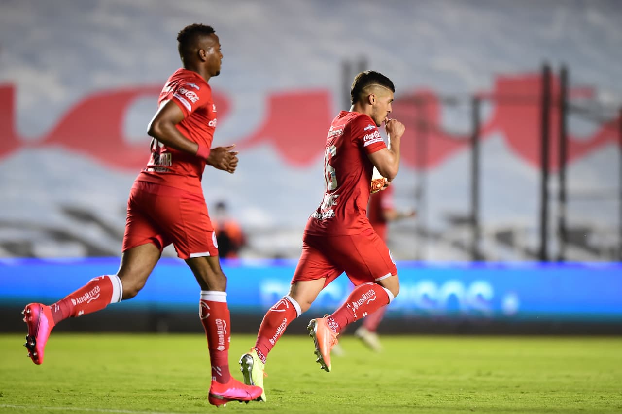 Javier Guemez saca un riflazo y consigue el gol de la honra