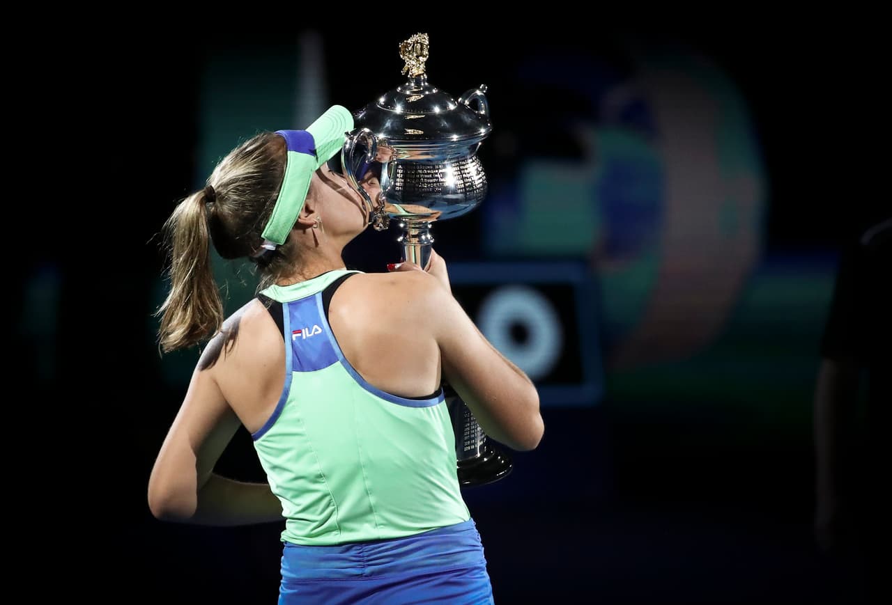 “Oficialmente, mi sueño se ha hecho realidad. Los sueños se hacen realidad. Así que, si tienen un sueño, vayan a por él y se hará realidad”, expresó la campeona más joven en Melbourne Park desde 2008.