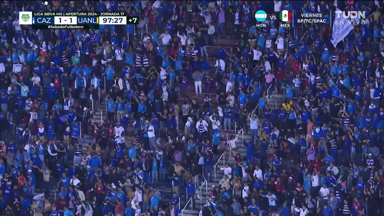 ¡GOL!  anota para Cruz Azul. Ángel Sepúlveda