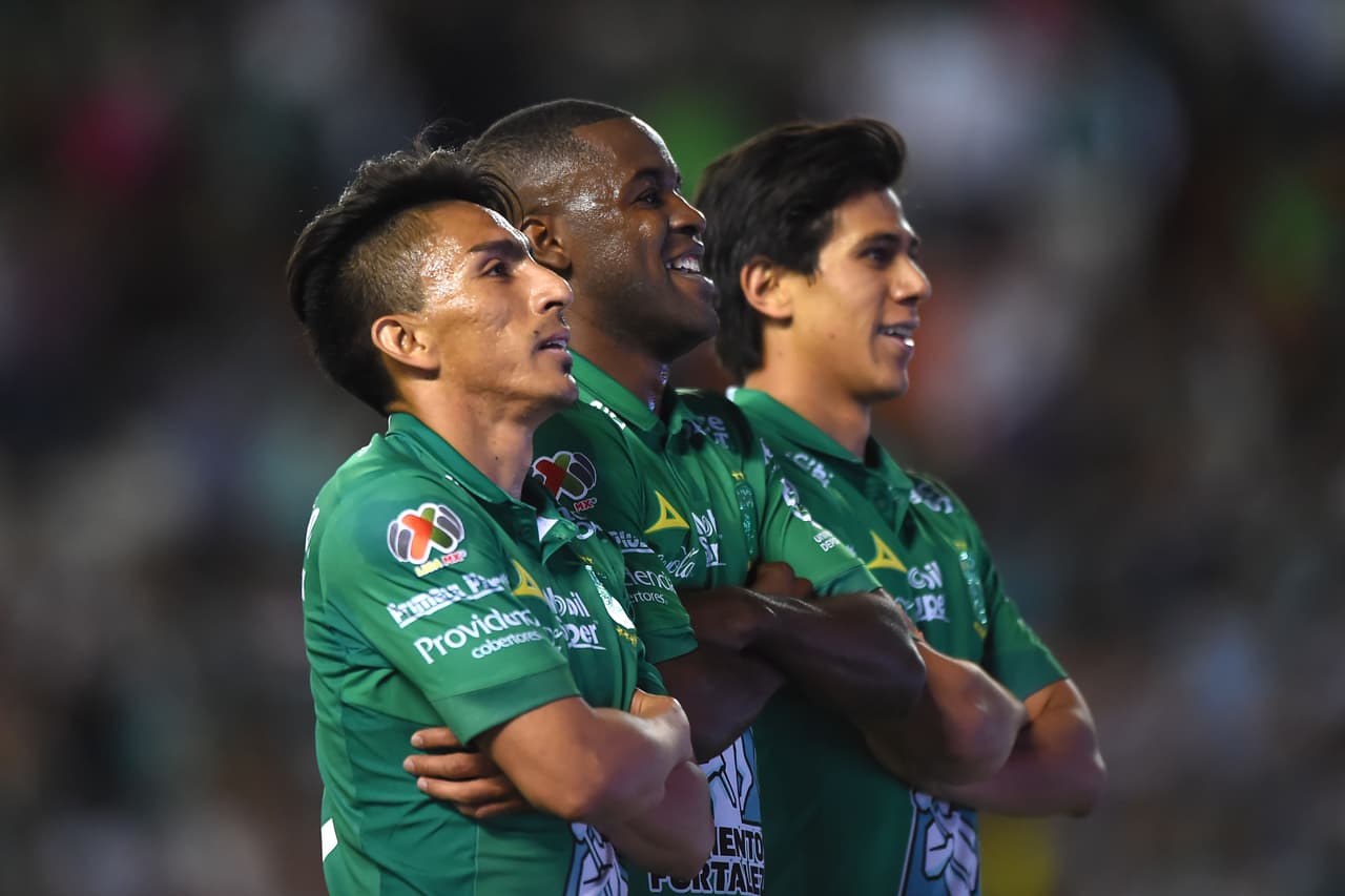 León cumple con la tarea en casa y supera 2-1 a Xolos para superarlo 5-2 en el marcador global y unirse a Tigres como el segundo semifinalista.