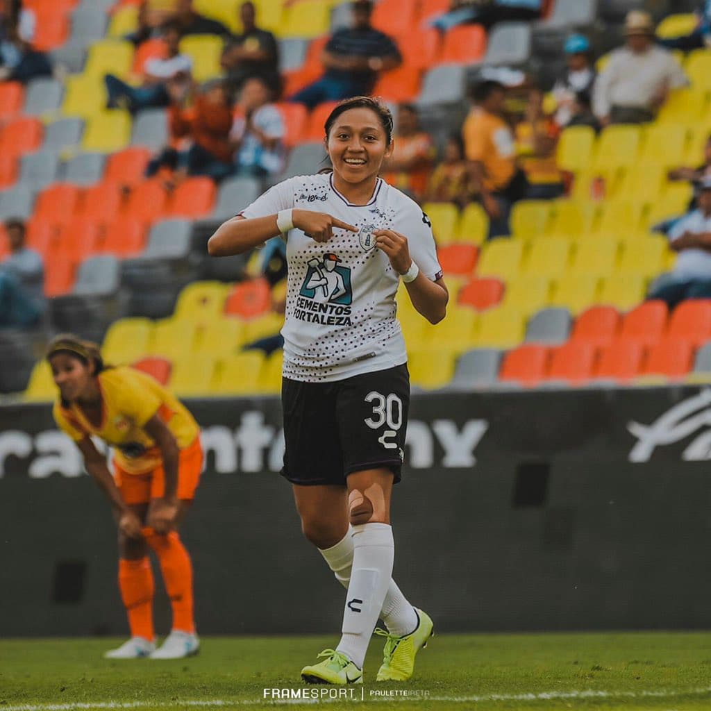 Viridiana ha sido titular en todas las jornadas que ha disputado en la Liga MX Femenil, 17 en total, y suma 1,459 minutos en el campo.