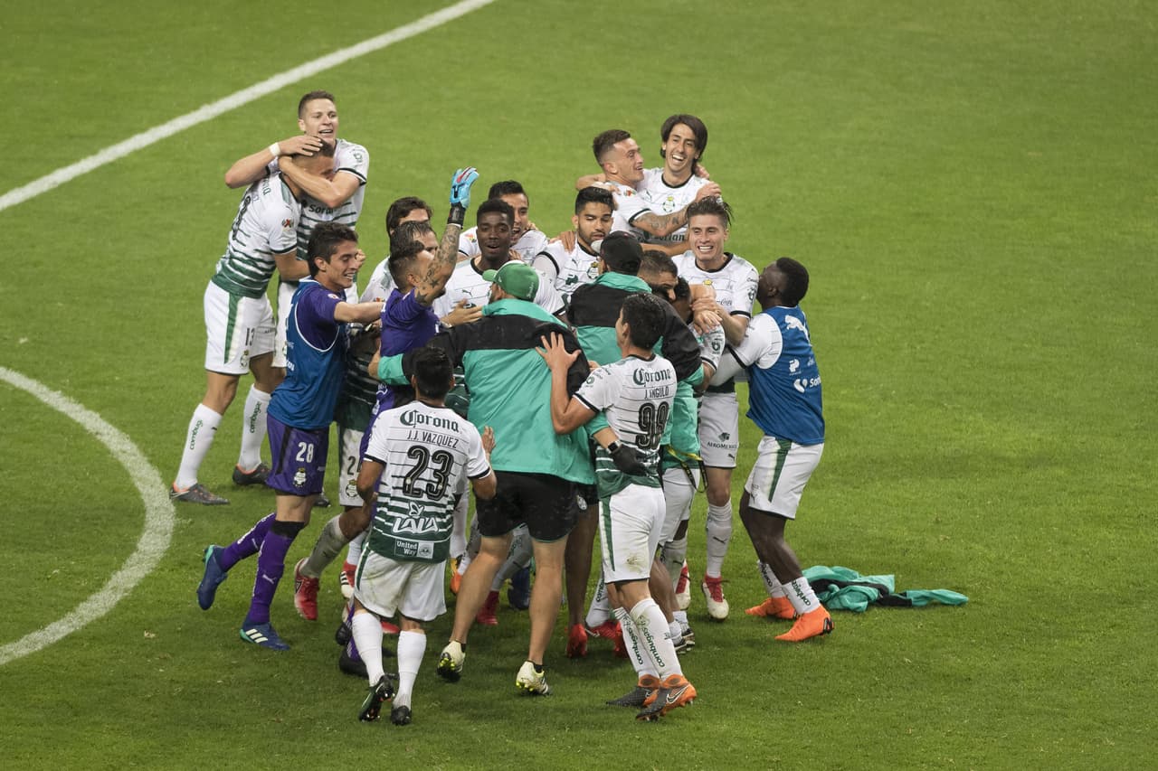 Sin embargo, la celebración al final se quedón con Santos Laguna y el título se quedó con los de Torreón.