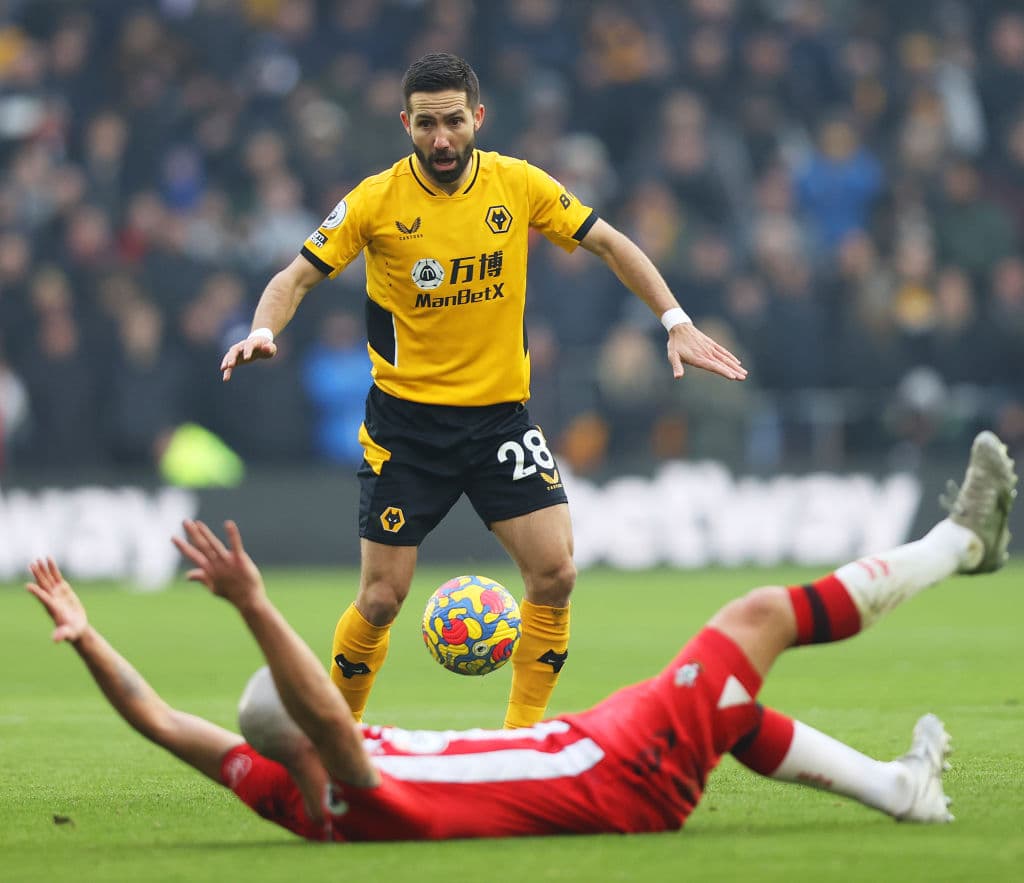 Con goles de Raúl Alosno Jiménez (37'), Conor Coady (59') y Adama Traoré (90+1'), el Wolverhampton le pega 3-1 al Southampton y consiguen tres importantes puntos.
