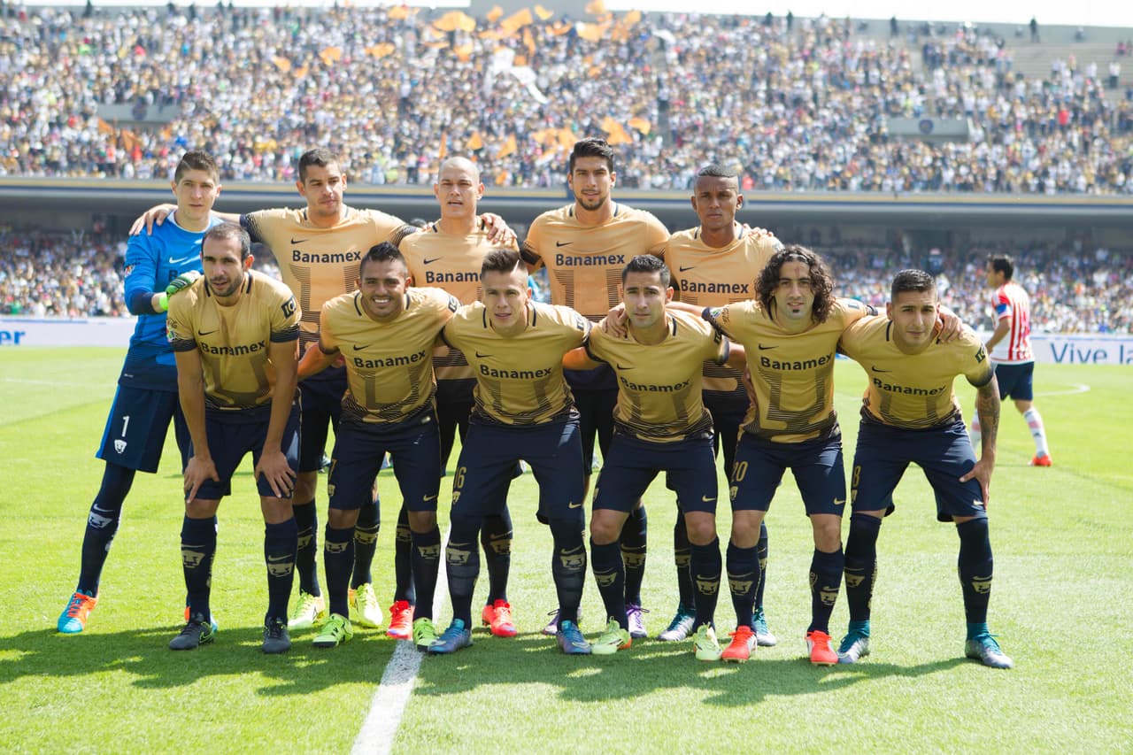 Apedrean camión de Pumas en León