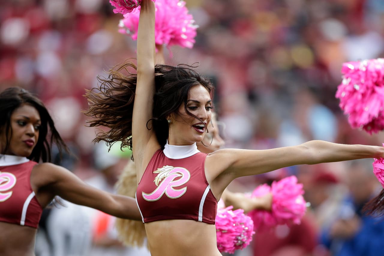 Son hermosas, tienen energía y sus bailes le dan alegría al ambiente en los estadios de la NFL: sin duda, las porristas tienen un papel muy especial para el espectáculo del fútbol americano.
