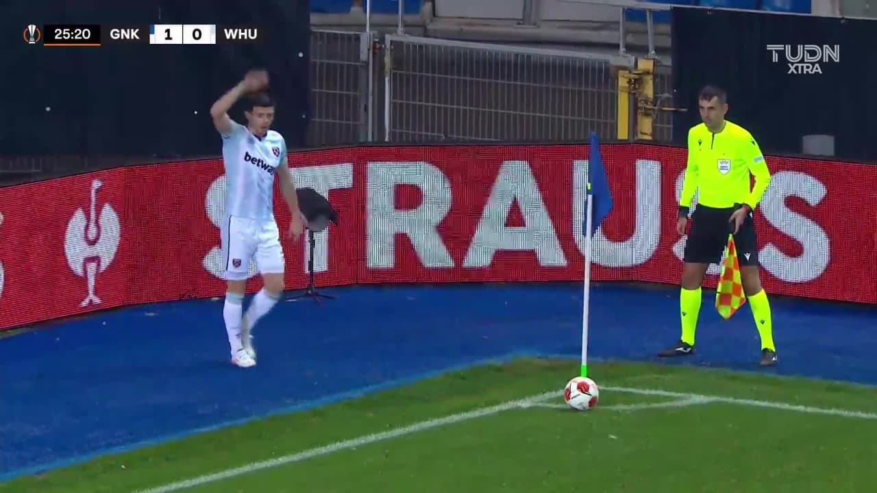 ¡TIRO ATAJADO! disparo por Craig Dawson.