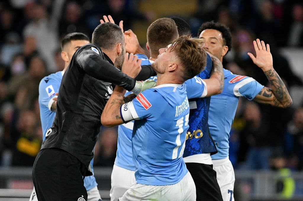 El inter no logró aguantar el ataque de la Lazio y de ir ganando 0-1 terminan cayendo 3-1.