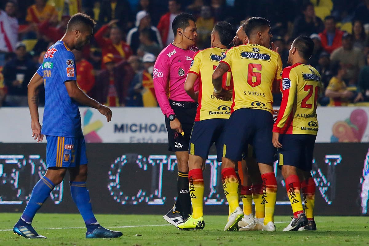 En el segundo tiempo hubo más controversia luego de una pena máxima a favor de Tigres en el minuto 57.