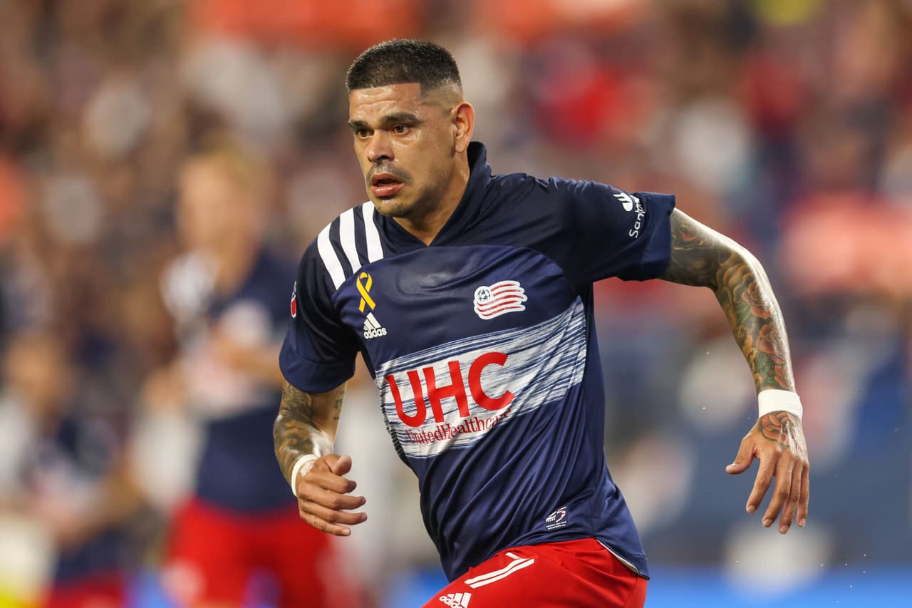 Delantero - Gustavo Bou (New England Revolution)