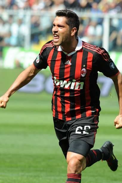 Marco Borriello puso en ventaja a los 'rossoneri' desde la primera parte.