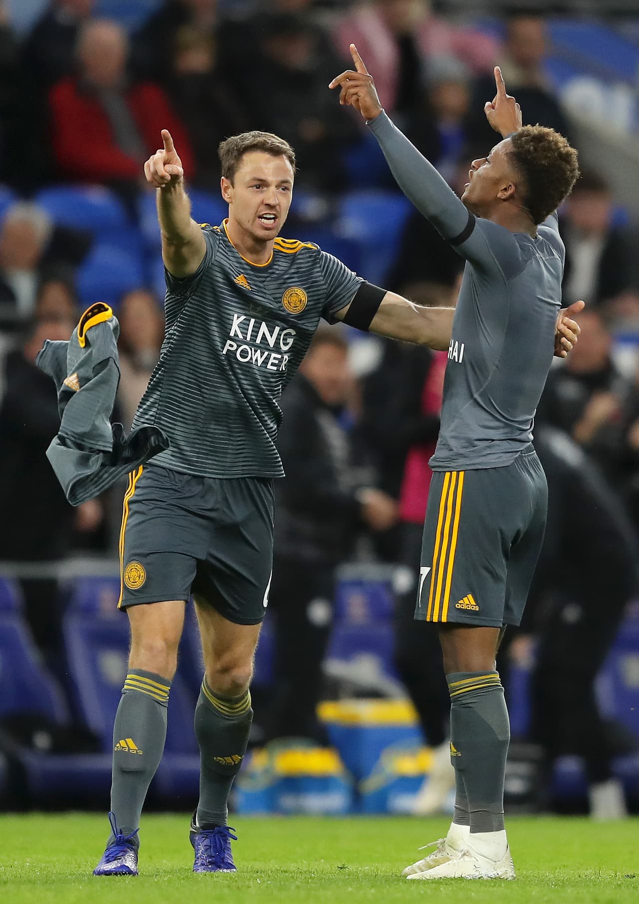 Y Claro, los brazos al cielo y la dedicación especial para el hombre que cambió la historia del equipo y la ciudad.